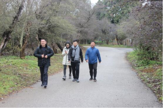 市城開投公司工會舉辦“慶元旦、迎新年”全民健身戶外活動