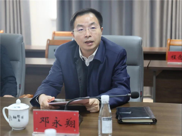 市委常委、常務(wù)副市長(zhǎng)鄧永翔現(xiàn)場(chǎng)調(diào)研城投集團(tuán)產(chǎn)業(yè)項(xiàng)目